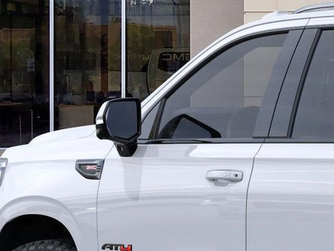 New 2026 GMC Yukon XL AT4 w/ AT4 Premium Plus Package AWD/4WD image 12
