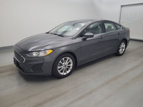 Used 2019 Ford Fusion SE FWD image 2