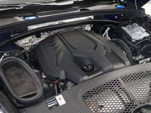 Certified 2026 Porsche Macan AWD/4WD image 14