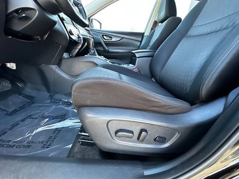 Used 2019 Nissan Rogue SV FWD image 23