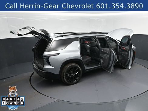 Used 2024 Chevrolet Traverse RS image 49