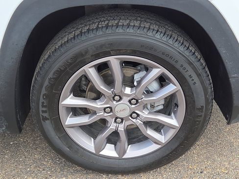 Used 2024 GMC Terrain SLT image 7