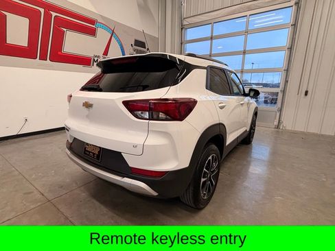 Used 2025 Chevrolet TrailBlazer LT image 3