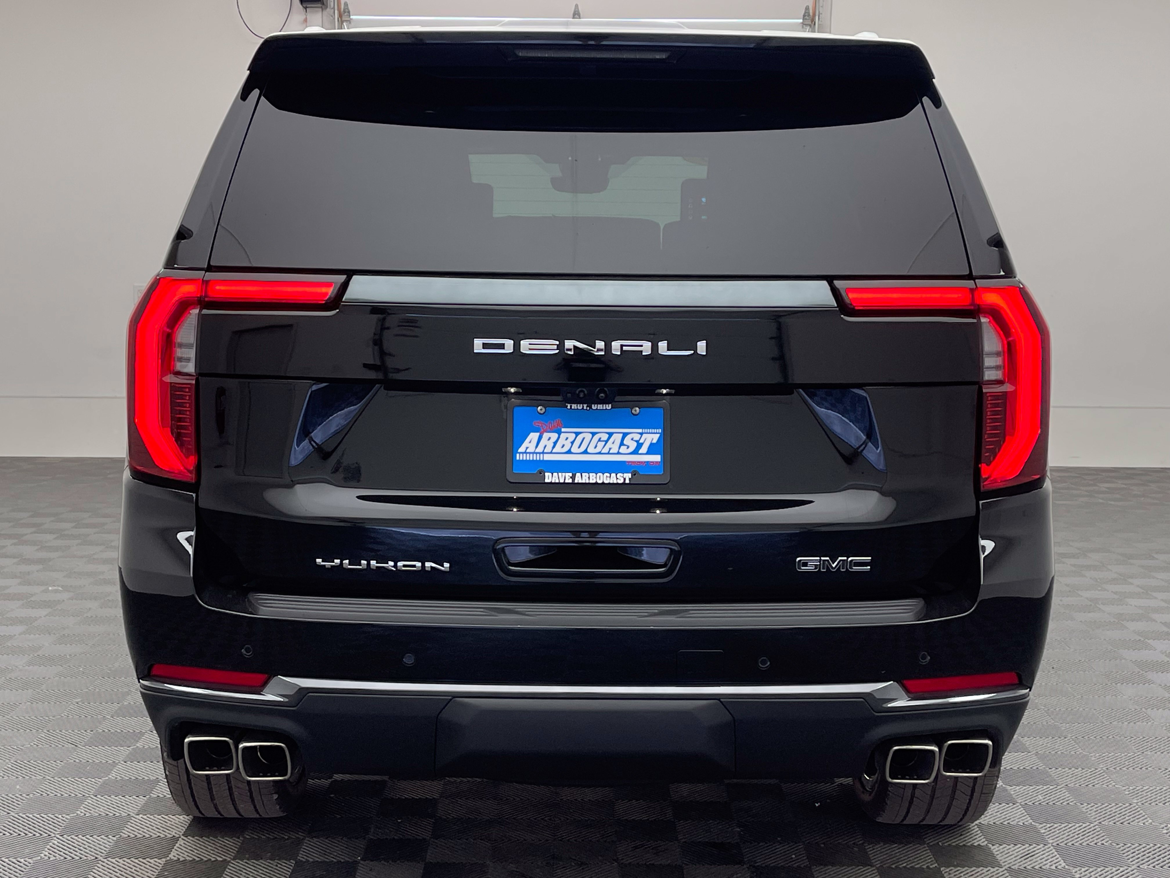 Used 2026 GMC Yukon Denali Ultimate w/ LPO, Floor Liner Package AWD/4WD image 10