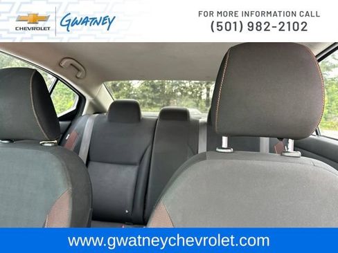 Used 2020 Nissan Versa SR w/ Convenience Package FWD image 25