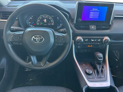 Certified 2025 Toyota RAV4 XLE AWD/4WD image 18