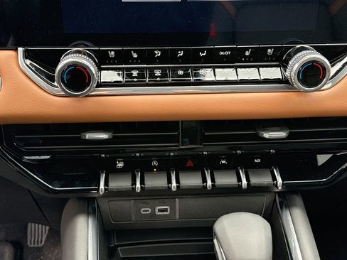 New 2026 GMC Canyon AT4 w/ Technology Plus Package AWD/4WD image 25