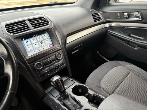 Used 2018 Ford Explorer XLT w/ Equipment Group 201A image 29
