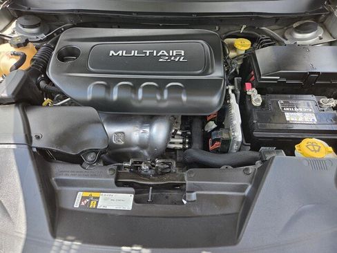 Used 2016 Jeep Cherokee Latitude FWD image 26