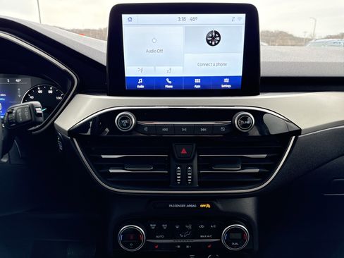 Used 2021 Ford Escape SE image 19