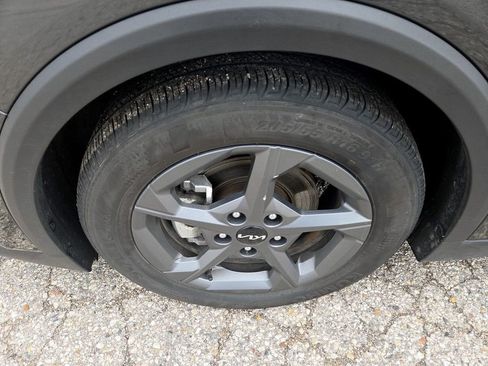 Used 2025 Kia K4 LXS image 35