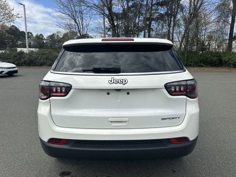 Used 2021 Jeep Compass Sport FWD image 4