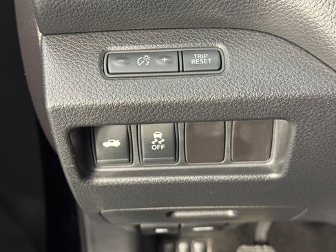 Used 2015 Nissan Altima 2.5 SV image 17