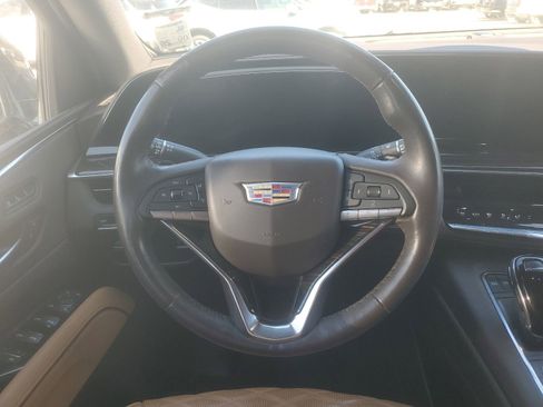Used 2022 Cadillac Escalade Premium Luxury image 11