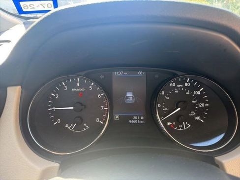 Used 2019 Nissan Rogue SV w/ Sun & Sound Touring Package AWD/4WD image 5