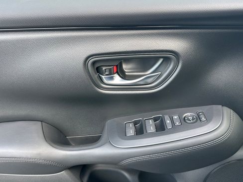Certified 2026 Honda HR-V LX image 10