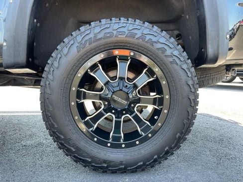 Used 2016 Chevrolet Colorado LT w/ LT Convenience Package image 5