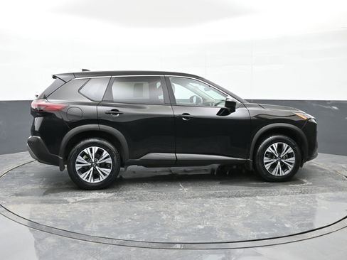 Used 2023 Nissan Rogue SV image 9