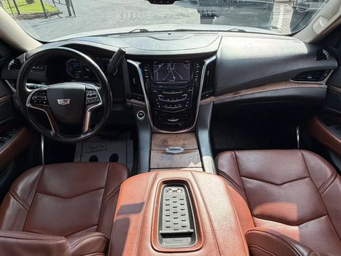 Used 2016 Cadillac Escalade ESV Luxury AWD/4WD image 19