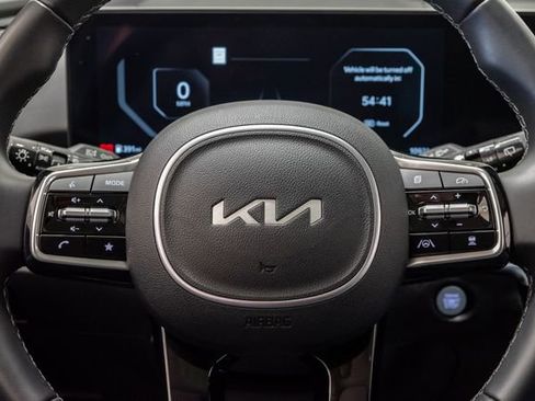 Used 2025 Kia Sorento SX FWD image 13