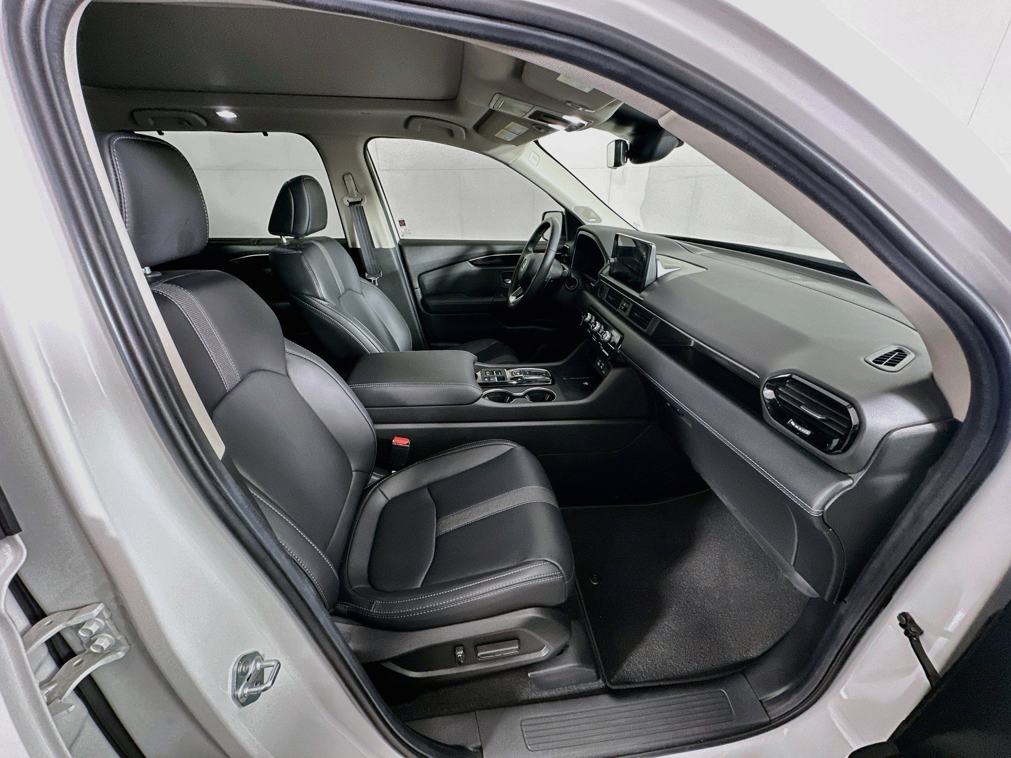 Used 2025 Honda Pilot Touring image 34