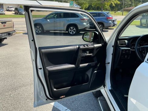Used 2020 Toyota 4Runner Limited RWD image 16