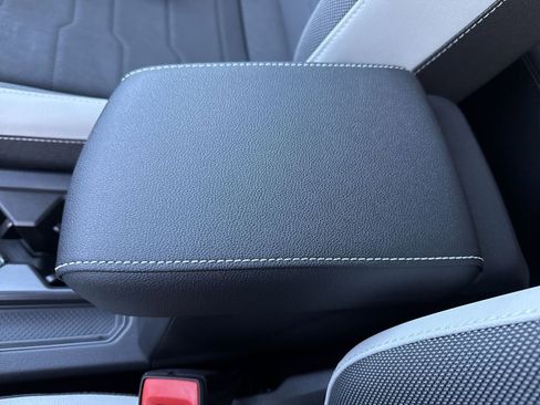 New 2025 Volkswagen Taos SE AWD/4WD image 39