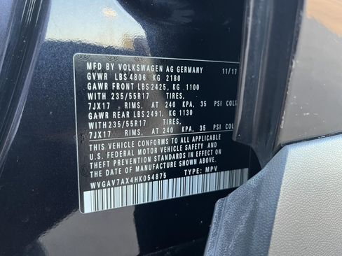 Used 2017 Volkswagen Tiguan Limited w/ Premium Package image 18