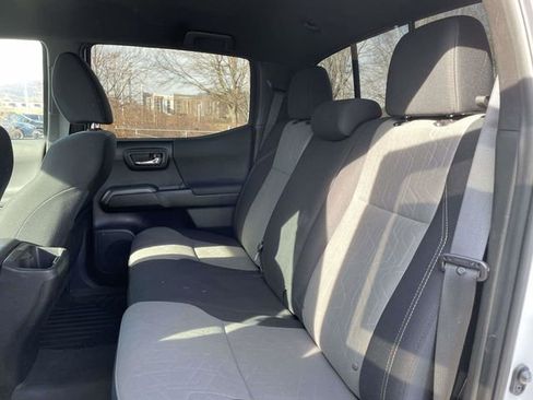 Used 2021 Toyota Tacoma TRD Off-Road image 17