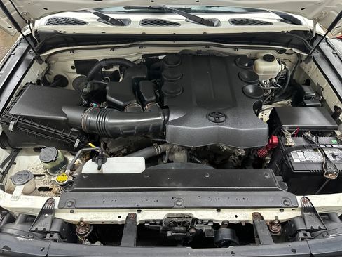 Used 2011 Toyota FJ Cruiser Sport Utility 2D image 20