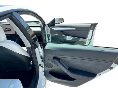 Certified 2023 Tesla Model 3 Standard Range RWD image 12