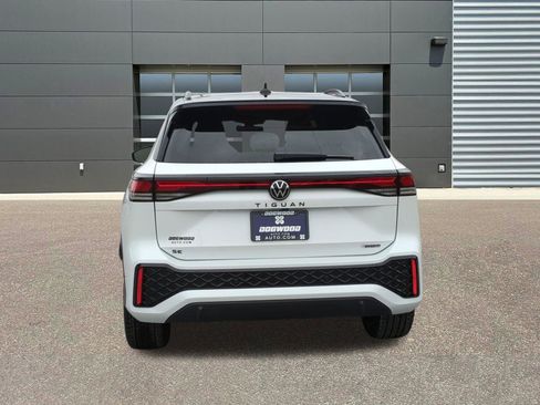 New 2026 Volkswagen Tiguan SE R-Line AWD/4WD image 6