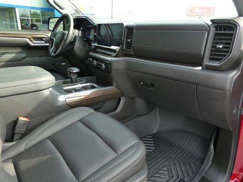 Certified 2025 Chevrolet Silverado 1500 RST AWD/4WD image 15