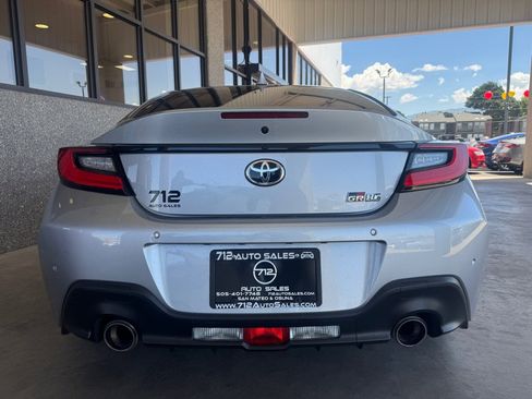 Used 2024 Toyota GR86 CAR image 33