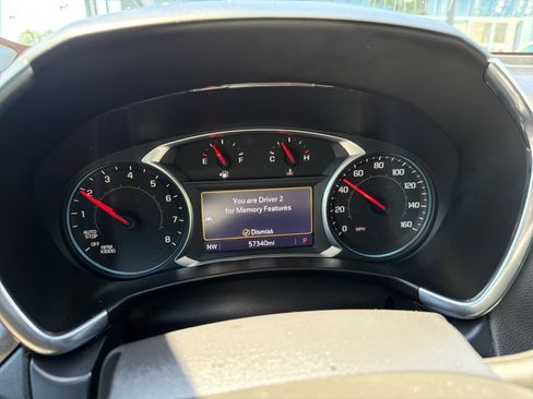 Used 2020 Chevrolet Equinox LT w/ Midnight Edition FWD image 21