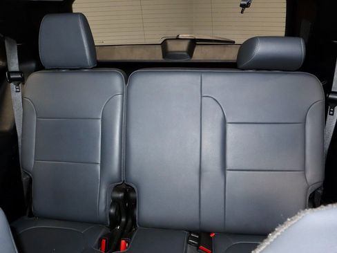 Used 2020 Chevrolet Traverse LT image 23