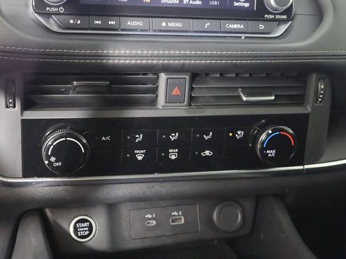 Used 2023 Nissan Rogue S image 38