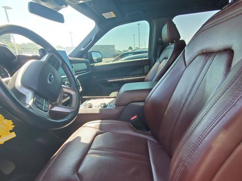 Used 2022 Ford Expedition Limited AWD/4WD image 3