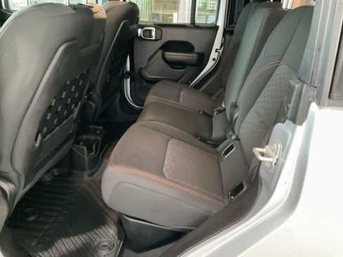 Used 2023 Jeep Gladiator Mojave w/ Safety Group image 18