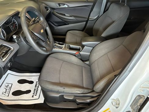 Used 2019 Chevrolet Cruze LS w/ LS Convenience Package FWD image 20