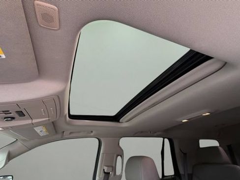 Used 2019 Chevrolet Tahoe Premier AWD/4WD image 19