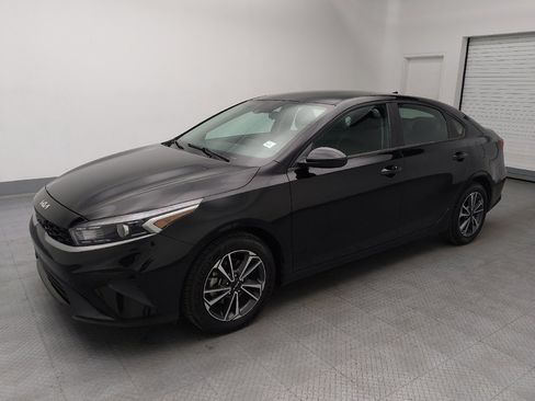Used 2024 Kia Forte LXS FWD image 2