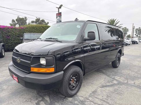 Used 2016 Chevrolet Express 2500 RWD image 3