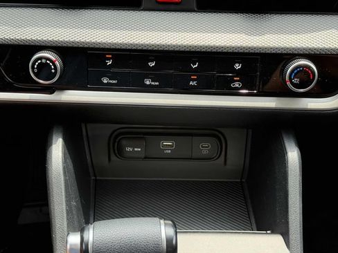 Used 2024 Kia Sportage LX AWD/4WD image 4