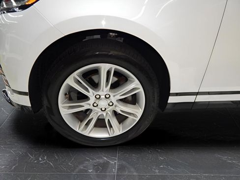 Used 2022 Land Rover Range Rover Velar R-Dynamic S image 11