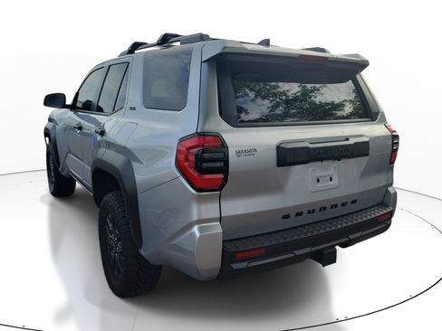 Used 2025 Toyota 4Runner SR5 AWD/4WD image 4