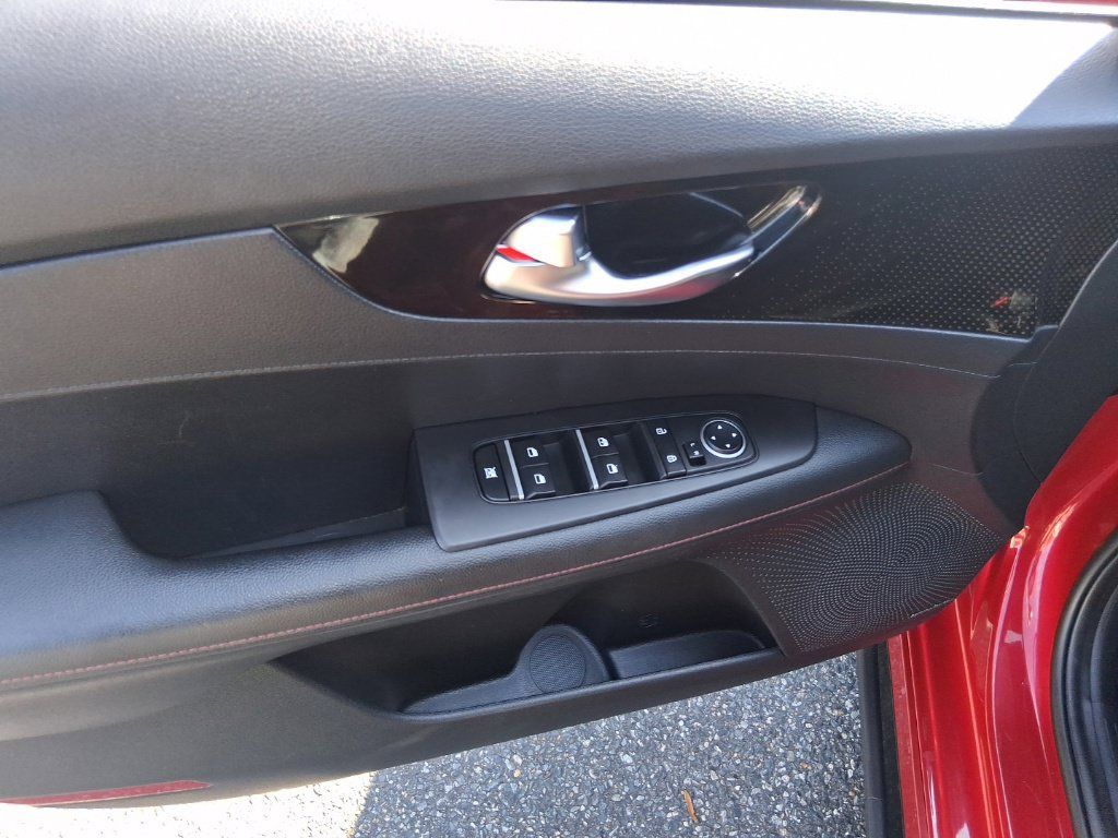 Certified 2023 Kia Forte GT w/ GT2 Package FWD image 11