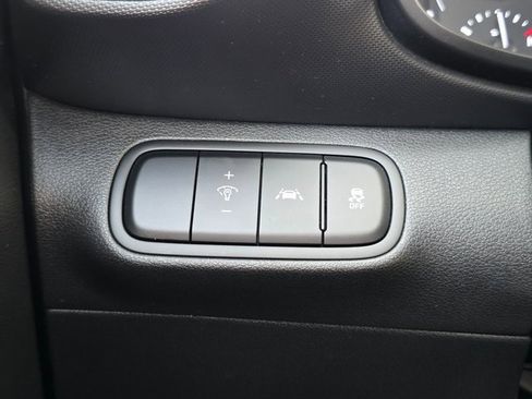 Certified 2022 Hyundai Venue Limited w/ Cargo Package image 36