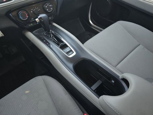 Used 2020 Honda HR-V LX image 16