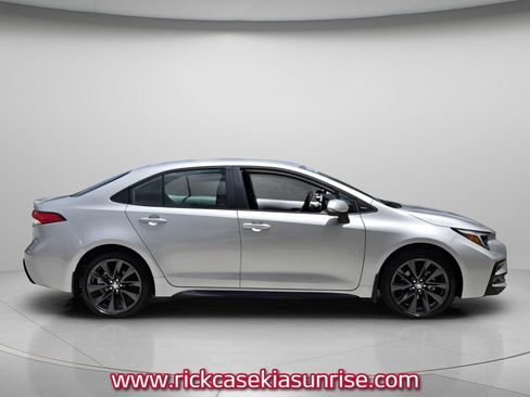 Used 2026 Toyota Corolla SE FWD image 4